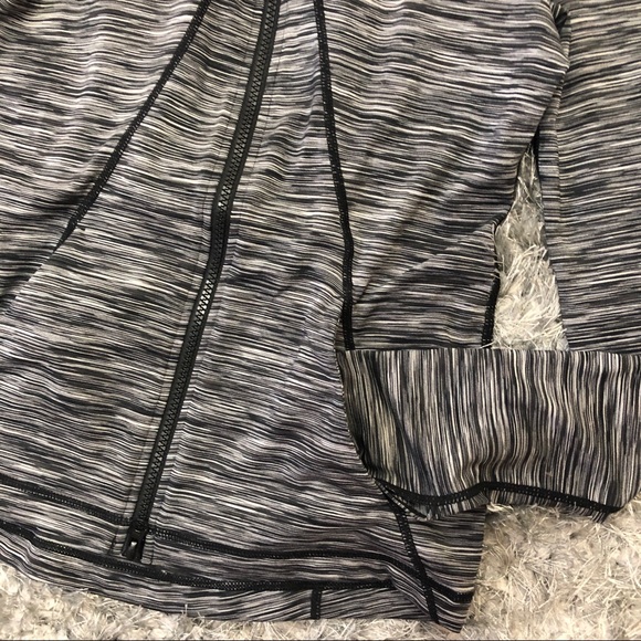 Zella heather gray zip up, size small - Picture 4 of 5